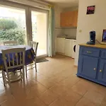 شقة 